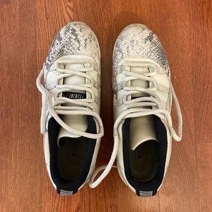 Jordan 11 mens size 9